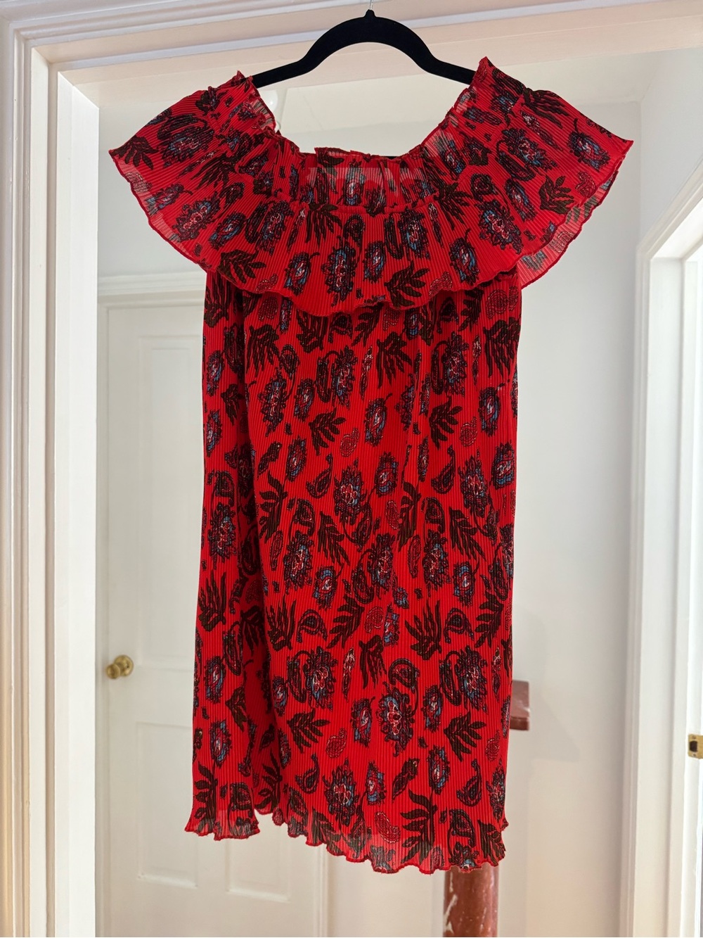 Missguided - Red Paisley Bardot Off Shoulder Plisse Mini Dress - Size 4